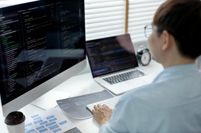 仮想通貨より人気のeラーニング研究所を知ろう